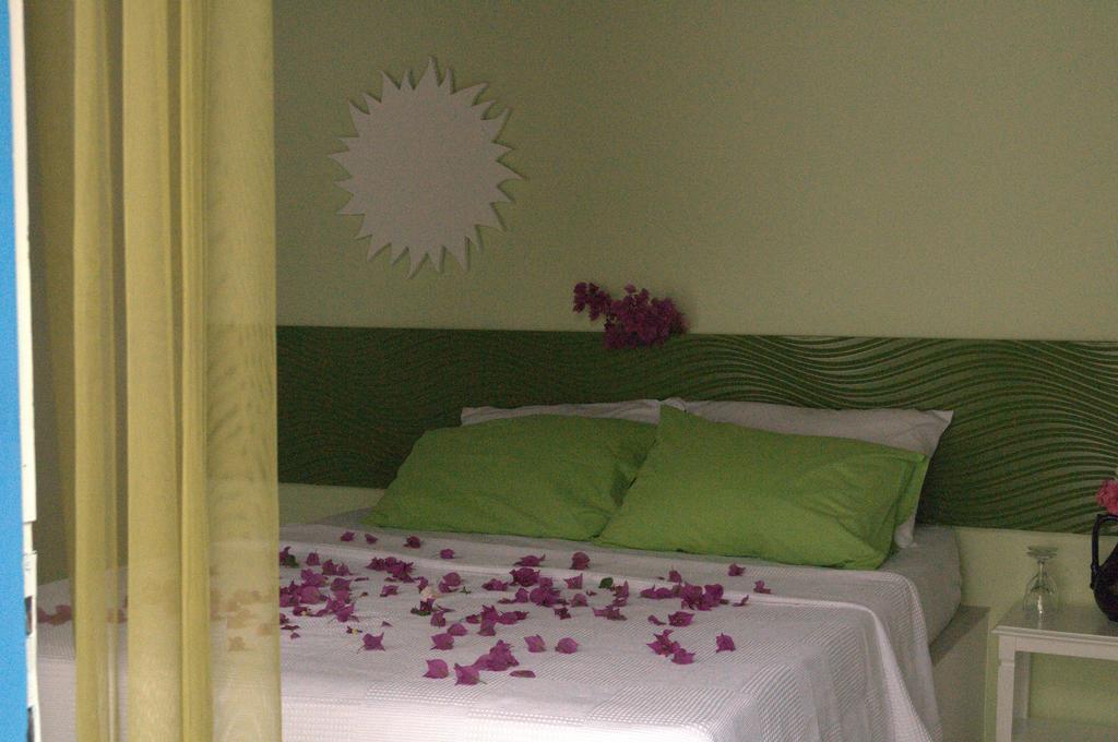 Pasalimani Hotel Çeşme Quarto foto