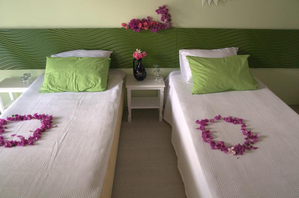 Pasalimani Hotel Çeşme Quarto foto